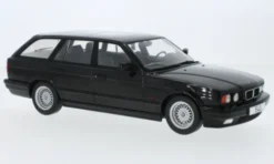 MCG BMW 5er (E34) Touring, schwarz, 1991, 1:18, Online