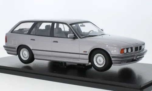 Triple 9 Collection BMW 5er Touring (E34), silber, 1996, 1:18, New
