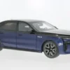 Minichamps BMW i7 M70 (G70), blau/schwarz, 2024, 1:18, Best