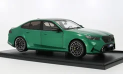 Solido BMW M5 (G90), grün, 2025, 1:18, Sale