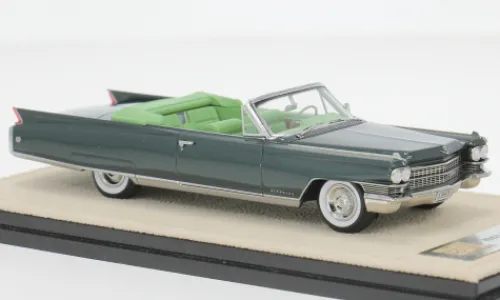 Stamp Models Cadillac Eldorado Biarritz, dunkelgrün/hellgrün, 1963, 1:43, Sale