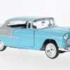 Motormax Chevrolet Bel Air, hellblau/silber, 1955, 1:24, Online