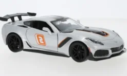 Motormax Chevrolet Corvette (C7) ZR1, silber/Dekor, 2019, 1:24, New