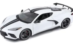 Maisto Chevrolet Corvette Stingray (C8), weiss/schwarz, 2020, 1:18, New