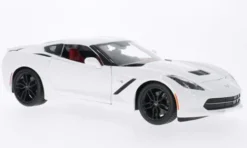 Maisto Chevrolet Corvette Stingray Z51 (C7), weiss, 2014, 1:18,