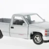 Motormax Chevrolet 1500 Pick Up 454 SS, silber, 1992, 1:24,