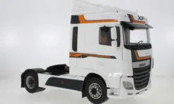 Premium ClassiXXs DAF XF Space Cab, weiss, 2016, 1:18, New
