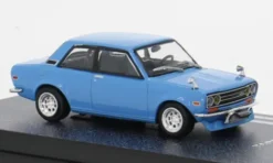Tarmac Works Datsun 510, blau, 1:64, Online