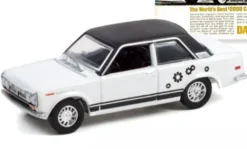Greenlight Datsun 510, weiss/schwarz, 1969, 1:64, Online