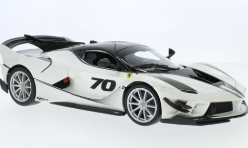 Bburago Ferrari FXX-K Evo, weiss/grau, 2018, 1:18, Sale