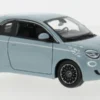 Bburago Fiat 500e, hellblau, 2023, 1:24, Outlet