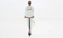 Cartrix Figur Hamilton skate scooter, 2016, 1:18, New