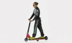 Cartrix Figur Hamilton skate scooter, 2021, 1:43, Best