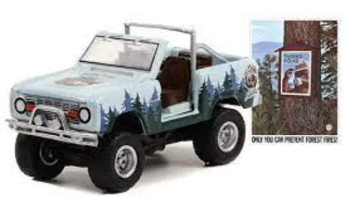 Greenlight Ford Bronco, hellblau/Dekor, 1967, Smokey Bear, 1:64, New