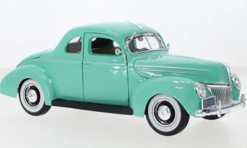 Maisto Ford Deluxe Coupe, helltürkis, 1939, 1:18, Best