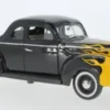 Motormax Ford Deluxe, schwarz/Dekor, 1940, 1:18, New