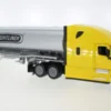 Welly Freightliner Cascadia, gelb, 1:32, Online