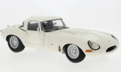 AUTOart Jaguar E-Type Lightweight, weiss, 1:18,