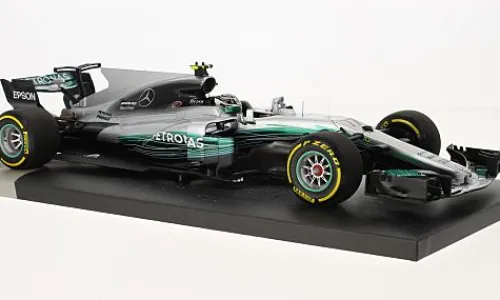 Minichamps Mercedes AMG F1 W08 EQ Power+, Formel 1, GP China, 2017, Mercedes AMG Petronas F1, #77, V.Bottas, 1:18, Sale