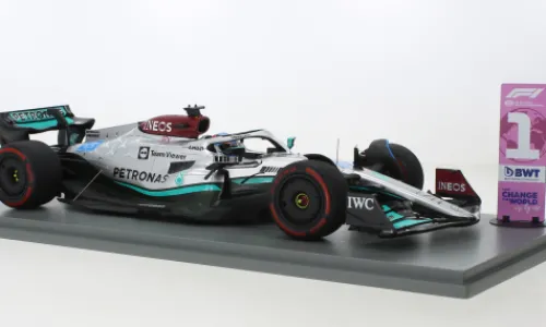 Spark Mercedes AMG W13 E Performance, Formel 1, GP Brasilien, 2022, Mercedes AMG Petronas Formula One Team, Petronas, #63, G.Russell, 1:18, Outlet