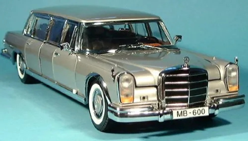 Sun Star Mercedes 600 Pullman, silber, 1966, 1:18, Clearance