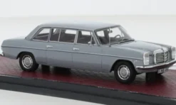 Matrix Mercedes -/8 (V114), hellgrau, 1969, 1:43,