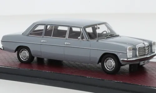 Matrix Mercedes -/8 (V114), hellgrau, 1969, 1:43,