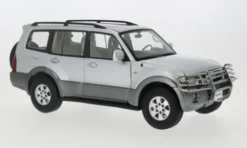 Sun Star Mitsubishi Pajero V73, silber, 1:18, Sale