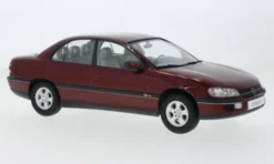 Triple 9 Collection Opel Omega B, dunkelrot, 1996, 1:18, Outlet