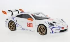 Minichamps Porsche 911 (992) GT3 RS, weiss/orange, 2023, 1:18,