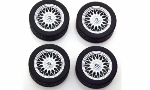 KK Scale - Reifen- und Felgenset: BMW (E30) 18 Zoll, 1:18,
