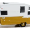 Greenlight Shasta Airflyte, weiss/dunkelgelb, 1:64, Outlet