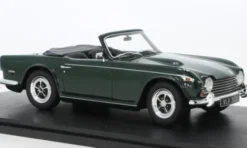Cult Scale Models Triumph TR5 P.I., dunkelgrün, 1967, 1:18, Sale