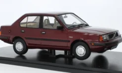 Triple 9 Collection Volvo 360, dunkelrot, 1987, 1:18,