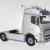 Solido Volvo FH Globetrotter XL, silber/violett, 1:24, Outlet