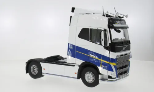 Solido Volvo FH16 Globetrotter XL, weiss/blau, 1:24, Best