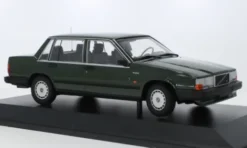 Minichamps Volvo 740 GL, dunkelgrün, 1986, 1:18,