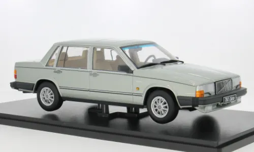 Triple 9 Collection Volvo 760, hellgrün, 1995, 1:18, Outlet