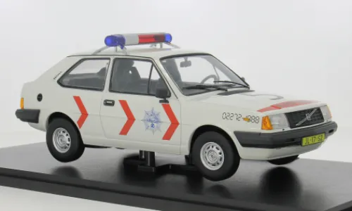 Triple 9 Collection Volvo 343, 1982, Politie (NL), 1:18, Online
