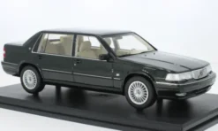 DNA Collectibles Volvo S90 Royal, dunkelgrün, 1998, 1:18, Best