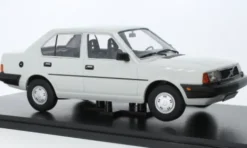 Triple 9 Collection Volvo 340, weiss, 1987, 1:18, Sale