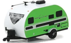 Greenlight Winnebago Winnie Drop 1710, hellgrün, 2017, 1:64, Online