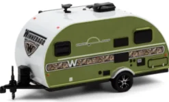 Greenlight Winnebago Winnie Drop, weiss/oliv, 2017, 1:64, Hot